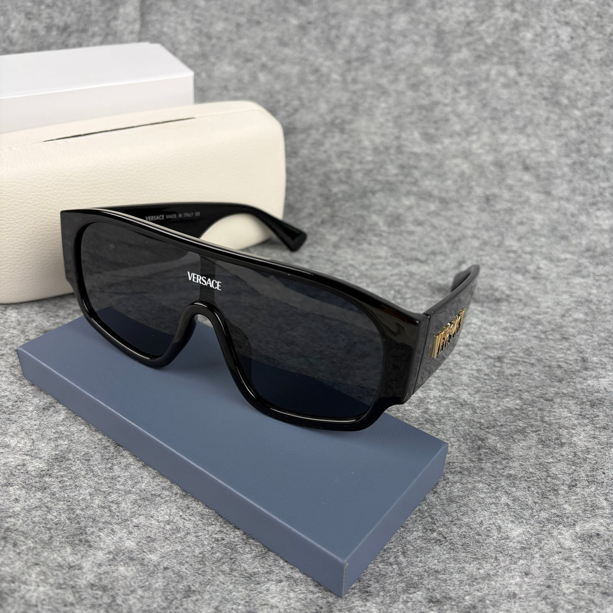 Modern Oversized Shield Sunglasses | Lightweight UV-Protection