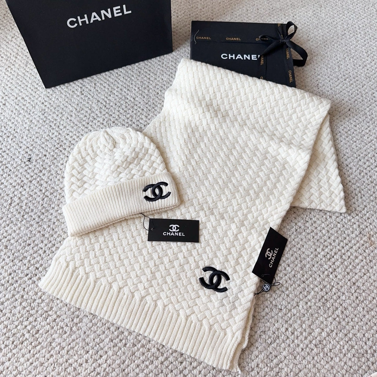 CC Set of Beanie and Scarf